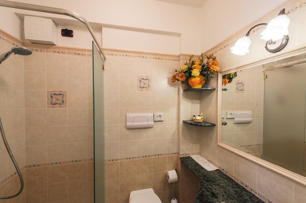 Hotel Garden Zorzi Сан-Феліче-дель-Бенако Номер фото